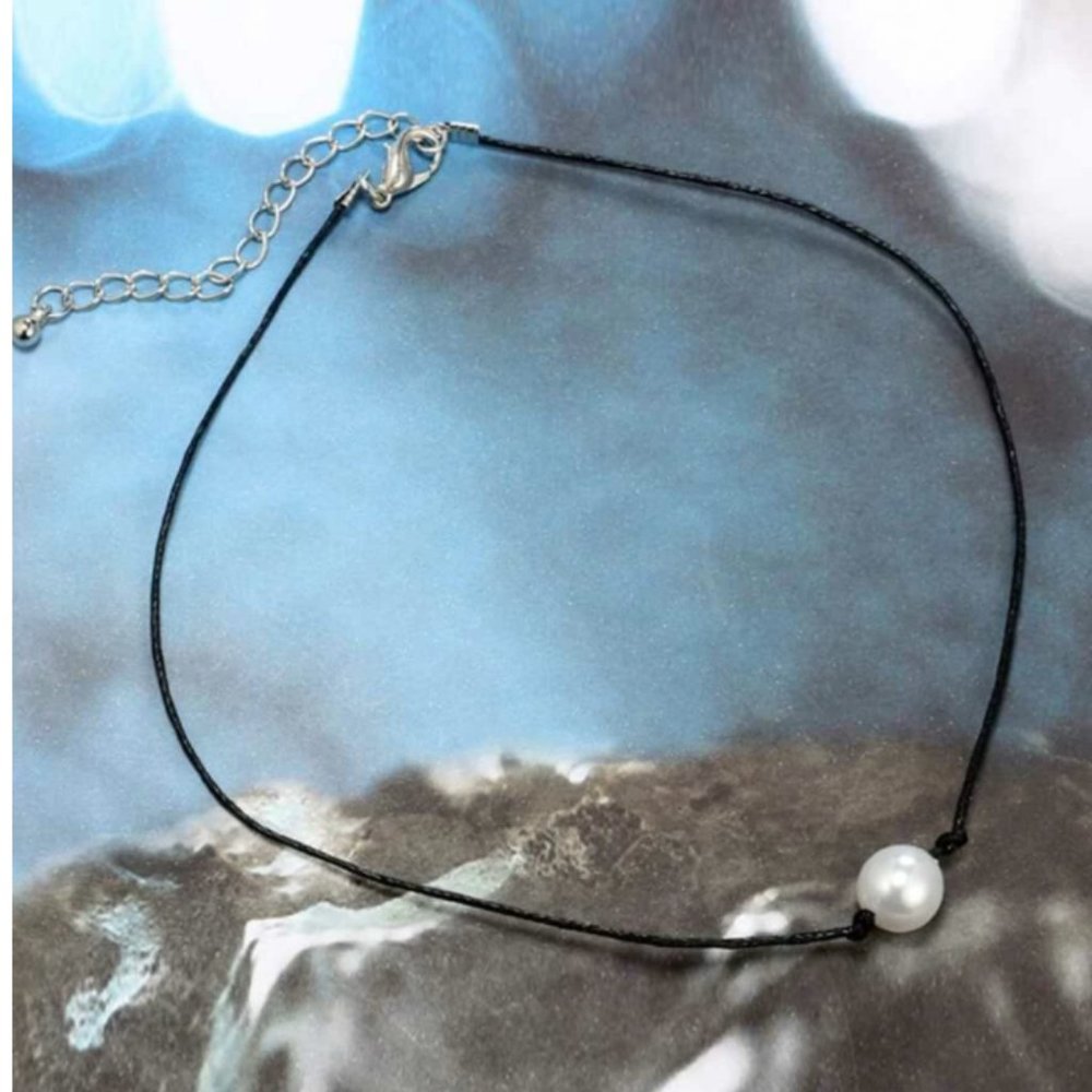 VSCO pearl necklace